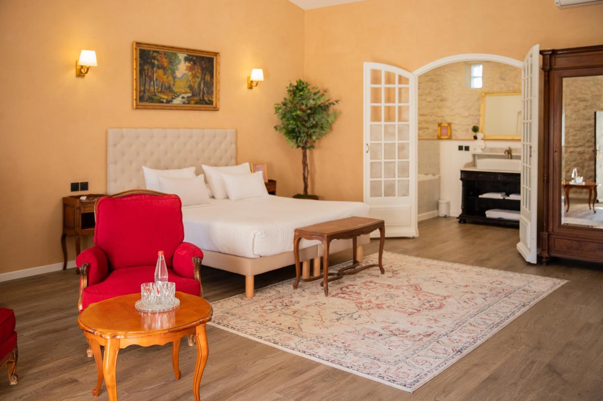 Maison Roucas - Restaurant Et Chambres D'Hotes Solerieux Bagian luar foto