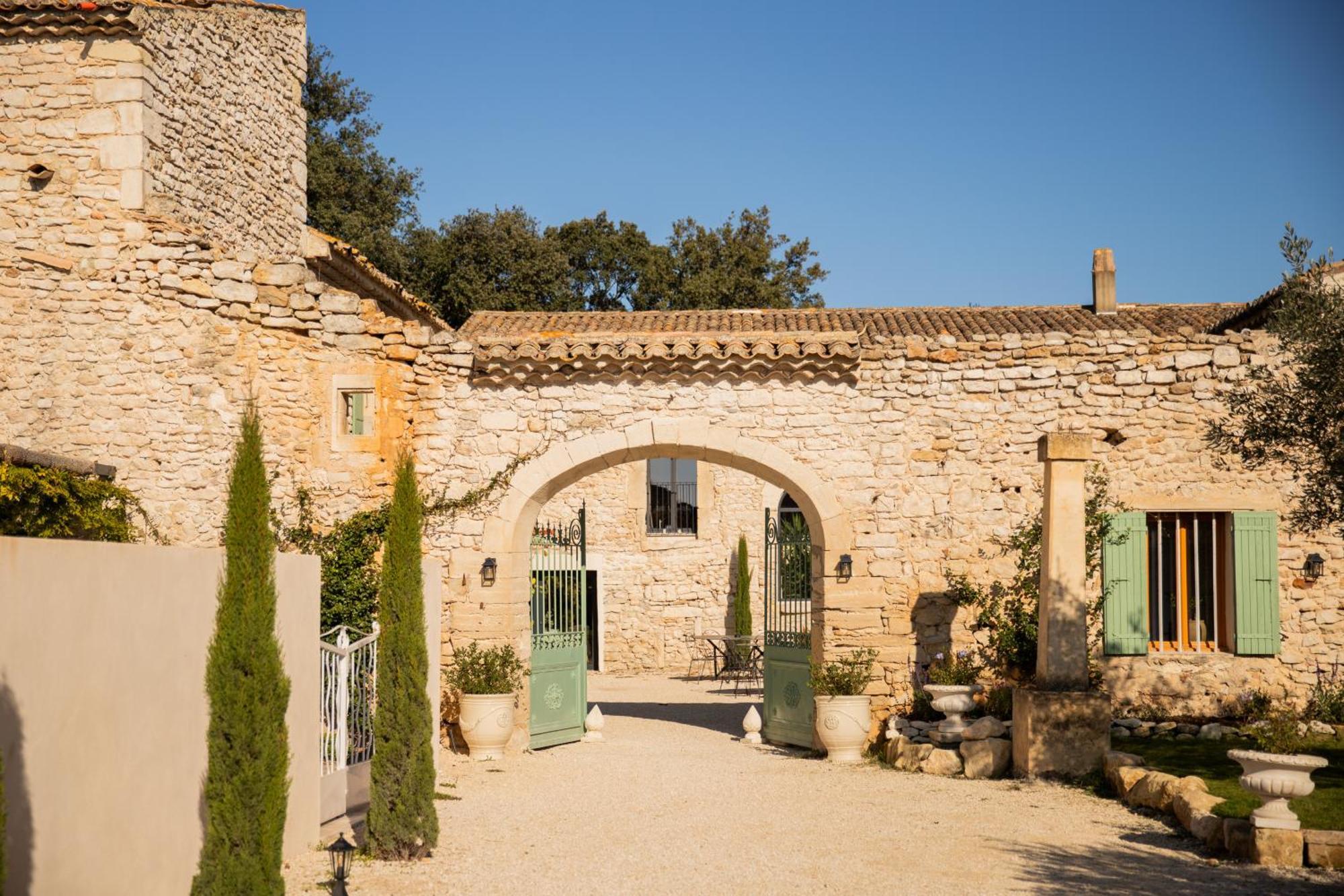 Maison Roucas - Restaurant Et Chambres D'Hotes Solerieux Bagian luar foto