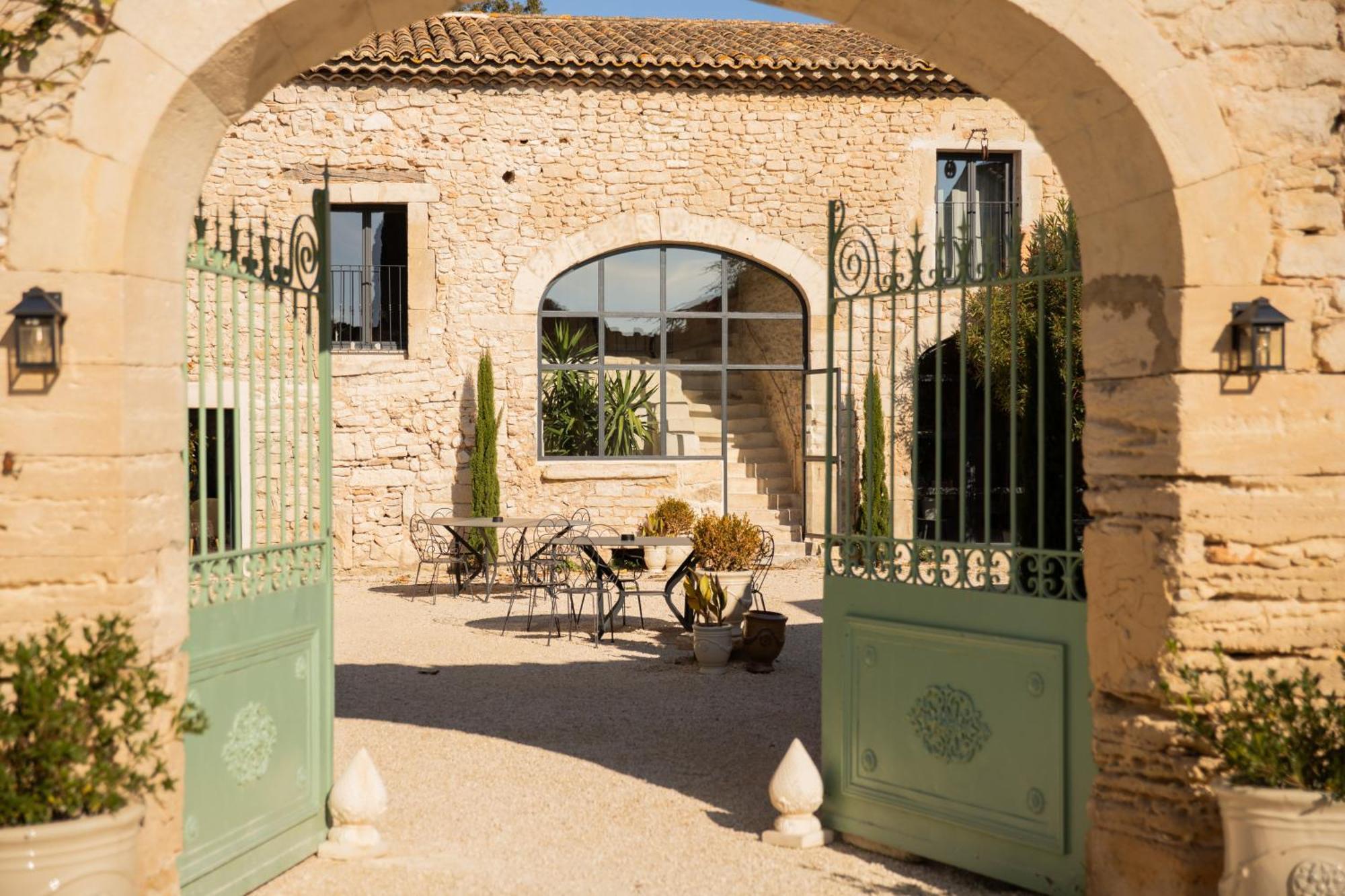 Maison Roucas - Restaurant Et Chambres D'Hotes Solerieux Bagian luar foto